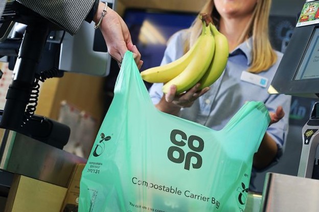 Loại túi có thể phân hủy mới đang được dùng tại các điểm bán của Co-op để thay thế “túi tái sử dụng”